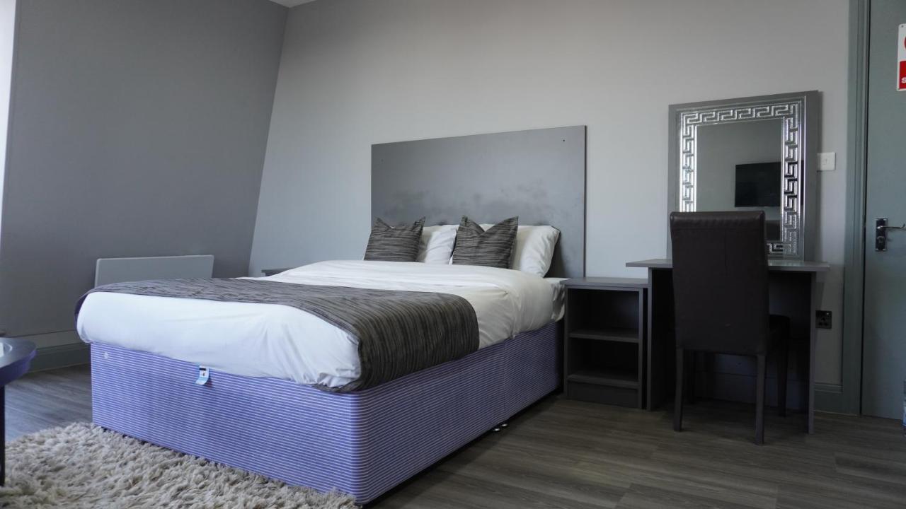 Hotel Roshni Southall